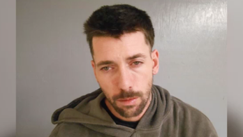 Suspected bank robber slipped on ice in front of cop while trying to flee: police