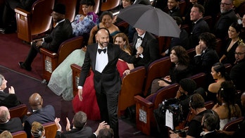 Keegan-Michael Key shades Donald Trump at the Oscars in umbrella moment