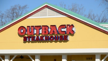 Naked Florida woman trashes an Outback Steakhouse, confronts police officer