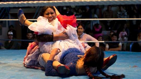 In Bolivia, a new generation of wrestlers in bowler hats