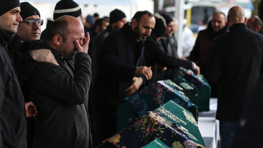 Death toll at Istanbul building collapse reaches 21