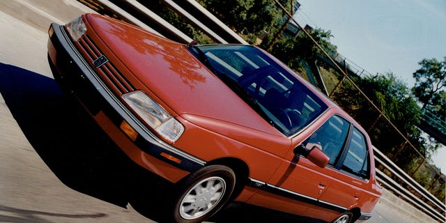 The 405 was the latest new model introduced by Peugeot in the United States.