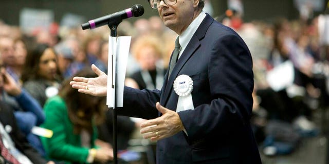 Stephen R. Frank, presidential candidate for the Republican Party of California, addresses delegates after his nomination to the party convention in Sacramento, California on Saturday, February 23, 2019. (AP Photo / Steve Yeater)