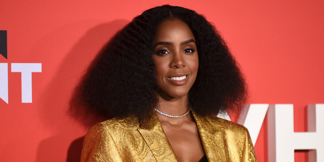 Kelly Rowland announced the birth of her second child on Saturday, a baby boy named Noah.