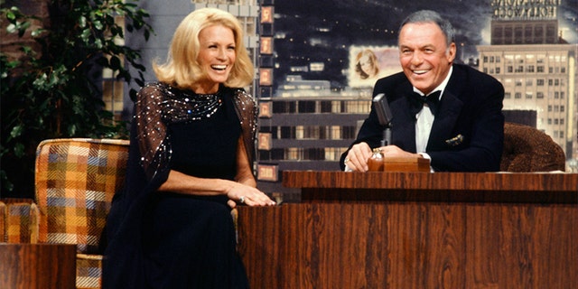 THE TONIGHT SHOW STARRING JOHNNY CARSON -- Actress Angie Dickinson, guest host Frank Sinatra on Nov. 14, 1977. — Getty