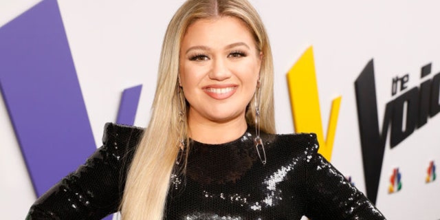 Kelly Clarkson recently listed her seven-bedroom, eight-and-a-half bath home in Hendersonville, Tenn. for a cool $7.49 million.