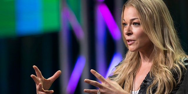 LeAnn Rimes reveló como fue una experiencia impactante aparecer en el escenario nuevamente.