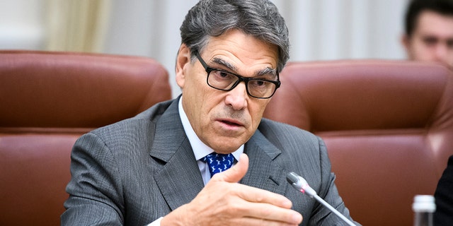 cliU.S. Energy Secretary Rick Perry during a meeting with Prime Minister of Ukraine Volodymyr Groysman Kyiv, Ukraine, November 12, 2018 (Photo by Maxym Marusenko/NurPhoto via Getty Images)