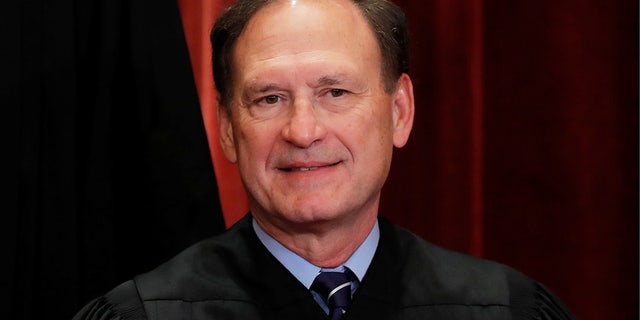 U.S. Supreme Court Associate Justice Samuel Alito, Jr is seen during a group portrait session for the new full court at the Supreme Court in Washington, U.S., November 30, 2018. REUTERS/Jim Young - RC1766ACD600