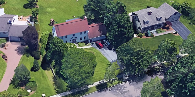 This single family house built on 1981 and located in Burlington, Vermont, is listed to Bernard and Jane Sanders.
