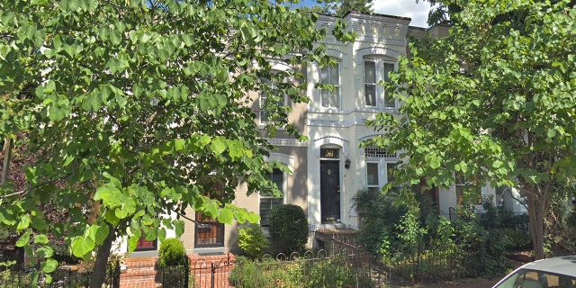 Senator Bernie Sanders and his wife, Jane O 'Meara, own this townhouse built in the late 1800s in the District of Columbia. It's a bedroom, a bathroom and a half with a brick exterior