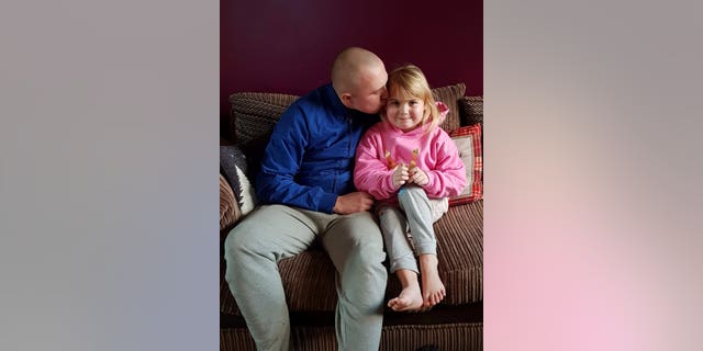 Brother Lets Little Sister Diagnosed With Cancer Shave His Head Fox News 
