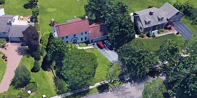 This single-family home built in 1981 and located in Burlington, Vermont, is registered with Bernard and Jane Sanders. (Google Maps)