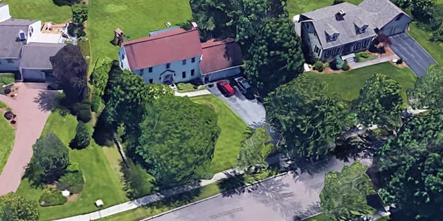 This single-family home built in 1981 and located in Burlington, Vermont, is registered with Bernard and Jane Sanders. (Google Maps)