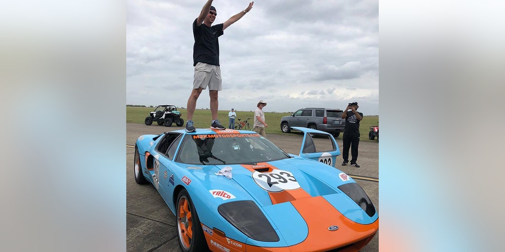 2006 Ford Gt Sets Standing Mile Record At 300 4 Mph Fox News