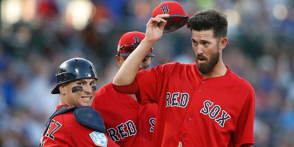 Christian Vázquez injury: Boston Red Sox catcher not seriously hurt after  getting hit in face in 'freak accident' during practice 