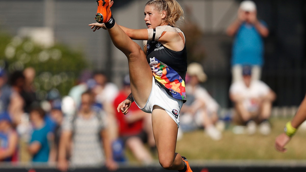 Tayla Harris of the Blues kicks the ball during the 2019 NAB AFLW Round 07 match between the Western Bulldogs and the Carlton Blues at VU Whitten Oval on March 17, 2019 in Melbourne, Australia.