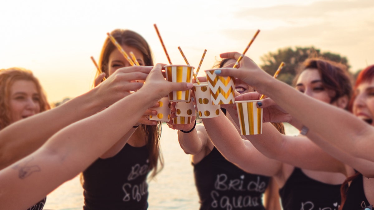 drinks with straws