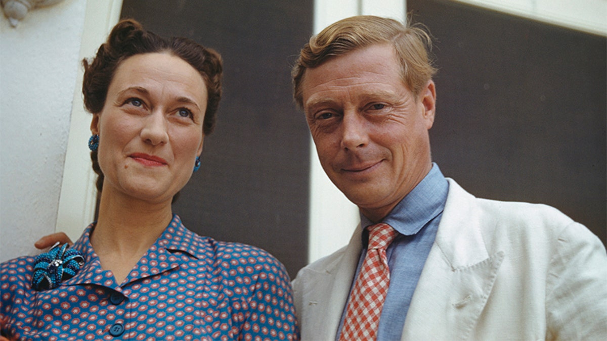 Wallis Simpson, Duchess of Windsor (1896-1986) and Edward VIII, Duke of Windsor (1894-1972) outside Goverment House in Nassau, the Bahamas, circa 1942. The Duke of Windsor served as Governor of the Bahamas from 1940 to 1945.