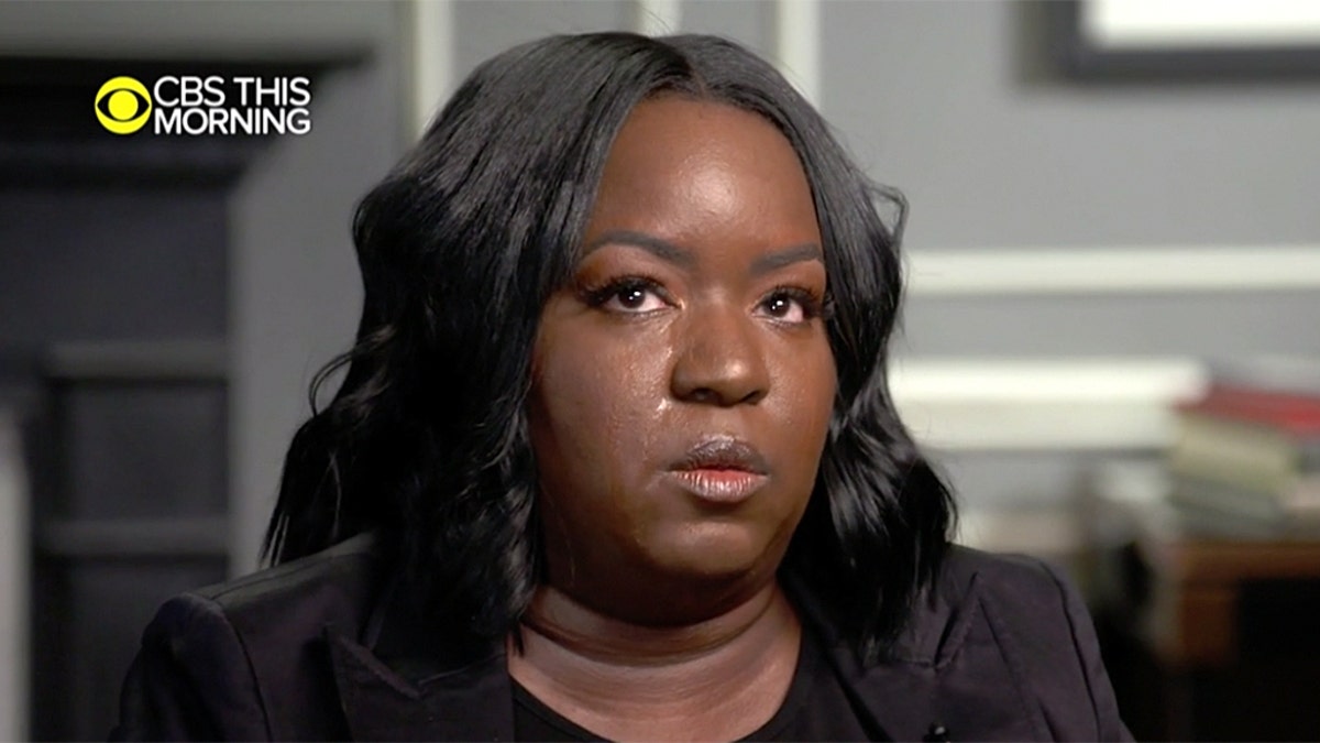 Lanita Carter says R. Kelly tried to force her to perform oral sex on him in 2003.