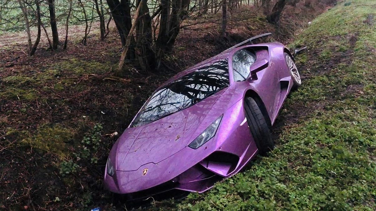 $250,000 Lamborghini Huracan found abandoned in a ditch | Fox News