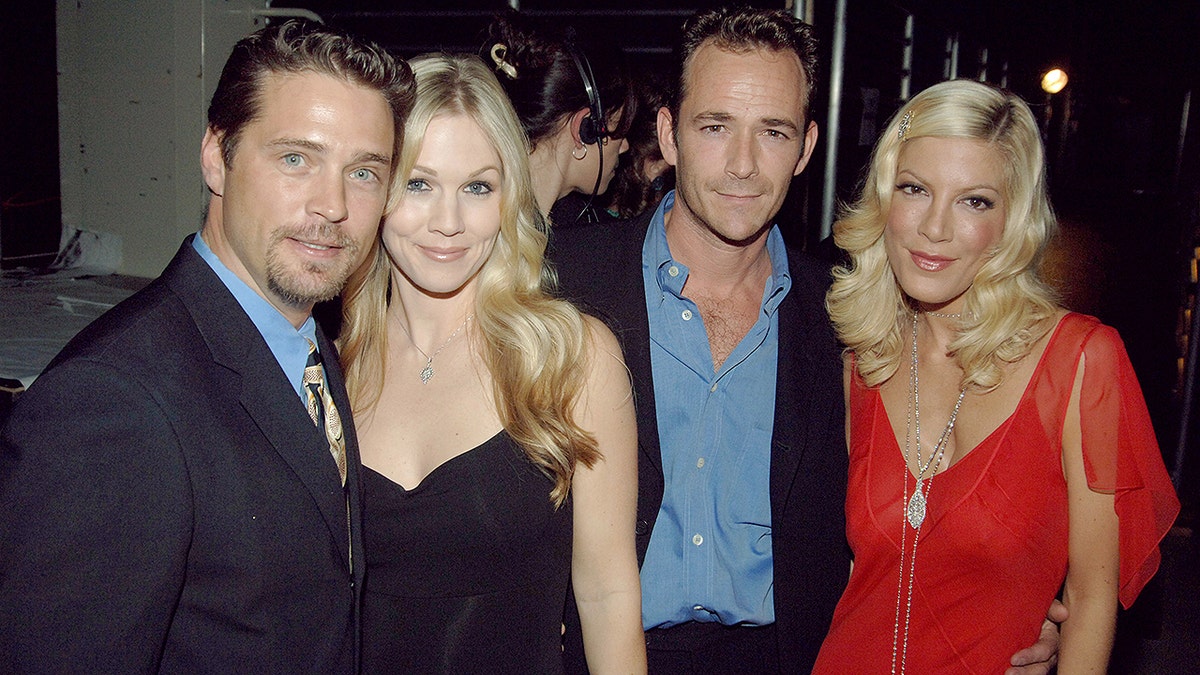 Jason Priestley, Jennie Garth, Luke Perry and Tori Spelling at the TV Land Awards in March 2005