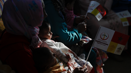 After migrant appeal, pope ministers to flock in Morocco