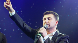 Comedian leads presidential polling in Ukraine