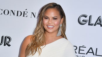 Chrissy Teigen’s cyberbullying apology prompts reactions from husband John Legend, more stars: We 'see you'