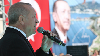 Erdogan again airs attack video at rally despite criticism
