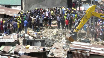 The Latest: Children pulled from collapsed Nigeria building