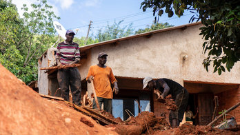 Aid finally reaches Zimbabwe village 12 days after cyclone