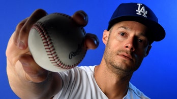 Los Angeles Dodgers' Joe Kelly suffers strange injury during spring training