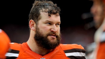Former All-Pro offensive lineman Joe Thomas looks radically different from NFL days