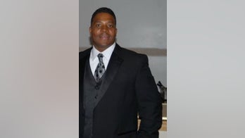 Strip-joint extortion probe nets Chicago-area mayor's relatives, consultant, 2 police officers