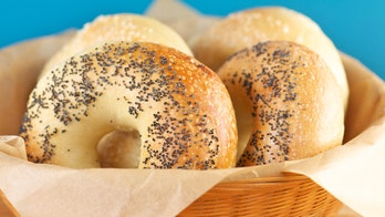 Man shares 'St. Louis secret' to ordering bagels, prompts outrage on Twitter: 'You should be ashamed'