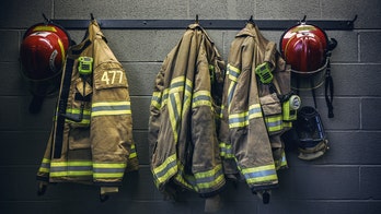 Firefighter reads to girl who just survived car crash: 'Sweetest thing ever!'