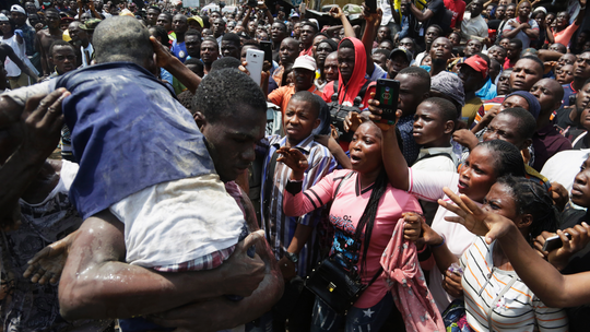 2nd day of searching at Nigeria school building collapse