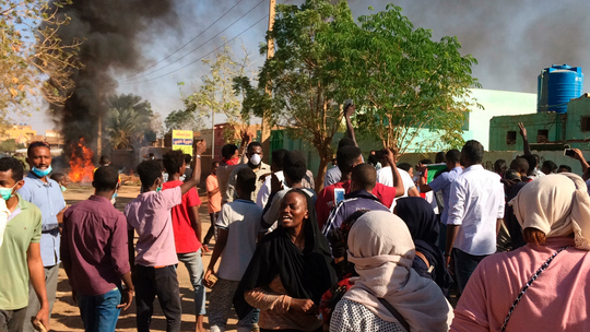 Sudanese vow to keep protesting as president digs in