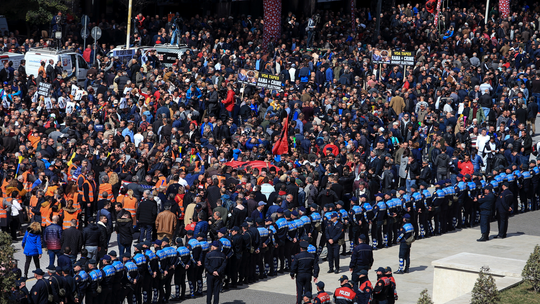 Thousands of Albanian protesters call for govt to step down