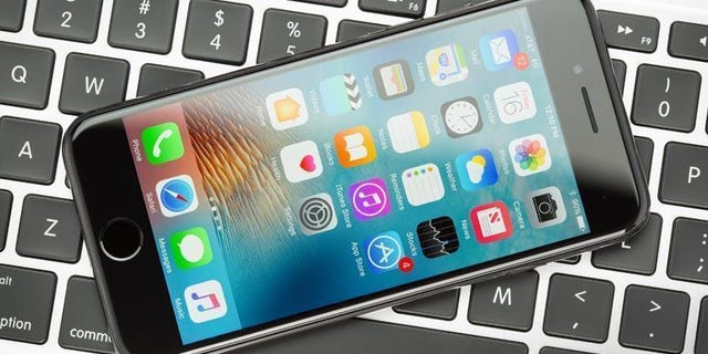Two Oregon college students have been accused of tricking Apple into giving them thousands of iPhones, which they then sent back to their native China to be sold