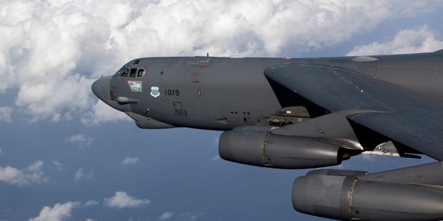 Air Force arms B-52 bombers with prototype nuclear-armed cruise