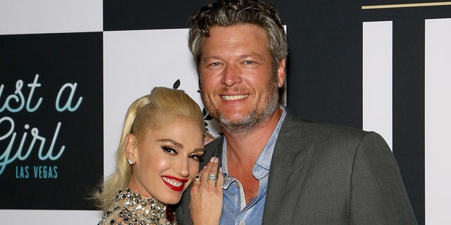 Singer Gwen Stefani (L) and recording artist Blake Shelton have obtained a marriage license in Oklahoma, Fox News has confirmed.