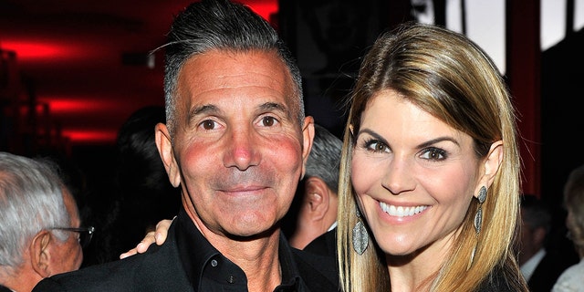 Lori Loughlin Released On 1 Million Bond Following Arrest In Alleged College Admissions Bribery Scam Fox News
