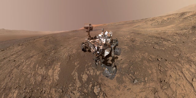 This self-portrait of NASA's Curiosity Mars rover shows the vehicle on Vera Rubin Ridge in Gale crater on Mars. (Credit: NASA/JPL-Caltech/MSSS)
