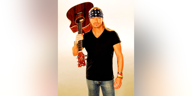 Bret Michaels On Seeing Daughter Raine Pose For Sports Illustrated Swimsuit ‘im Really Proud