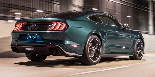 Action Car Thief Smashed Ford Mustang Bullitt Through