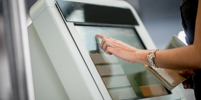 The outages were caused by an outage of the Sabre system, which is used by carriers during check-in and reservation processes.