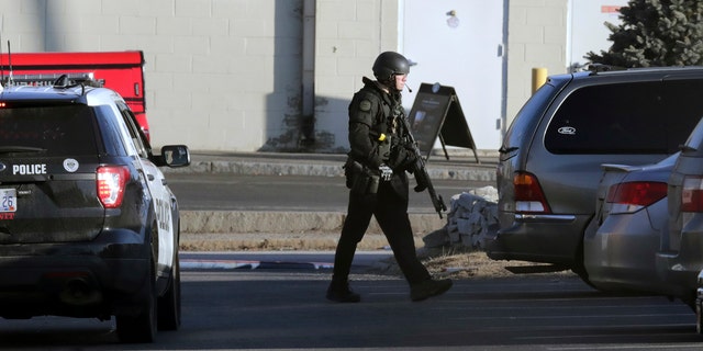 New Hampshire Standoff Ends After 2 Found Dead In Hotel Room, Man ...