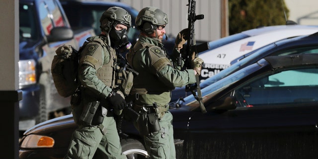 New Hampshire Standoff Ends After 2 Found Dead In Hotel Room, Man ...